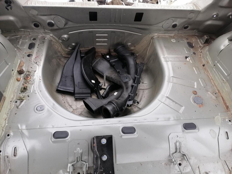 Sandero №19 панель задняя ниша под запаску