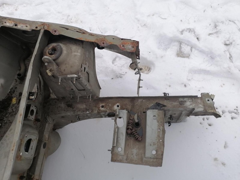 Sandero №19 лонжерон левый деф