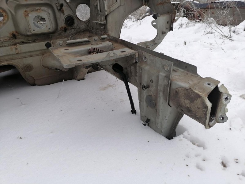 Sandero №19 лонжерон левый деф