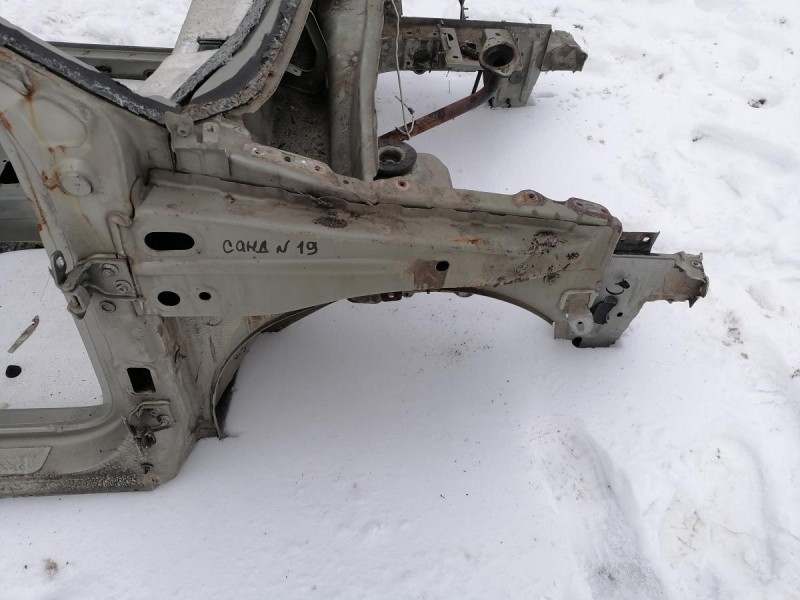 Sandero №19 лонжерон правый деф