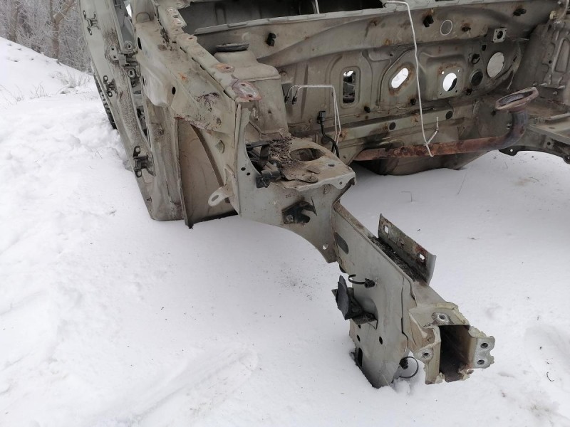 Sandero №19 лонжерон правый деф