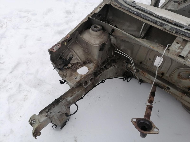 Sandero №19 лонжерон правый деф