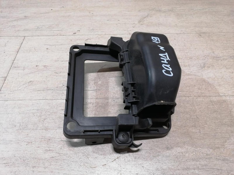 Sandero №19 кронштейн блока управления коробкой робот