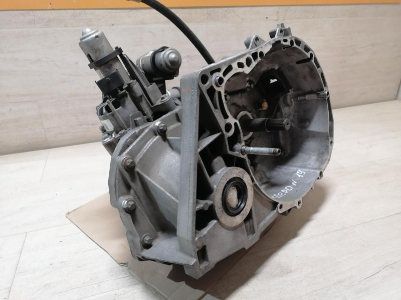 Sandero №19 коробка робот JS3