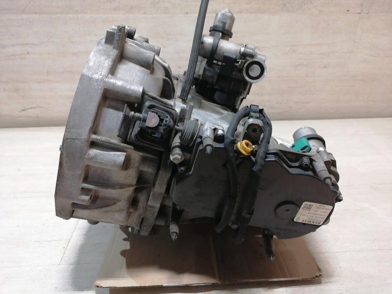 Sandero №19 коробка робот JS3