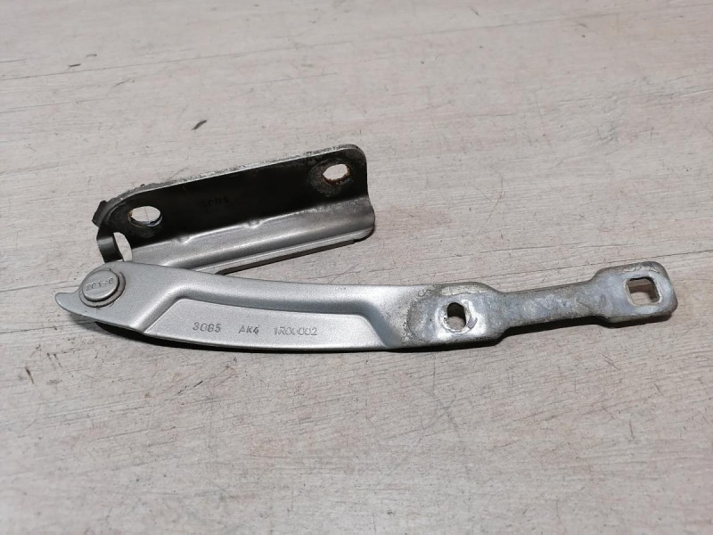 Sandero №19 петля капота правая