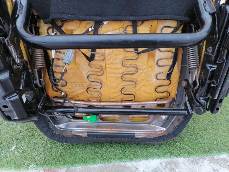 Almera G15 №12 сиденье переднее левое