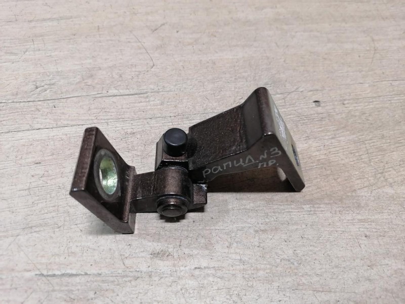 Rapid №3 петля двери правая