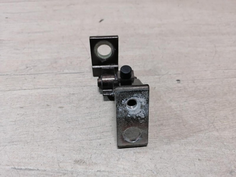 Rapid №3 петля двери правая