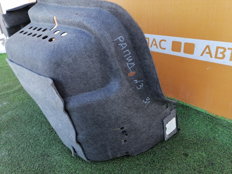 Rapid №3 обшивка багажника левая