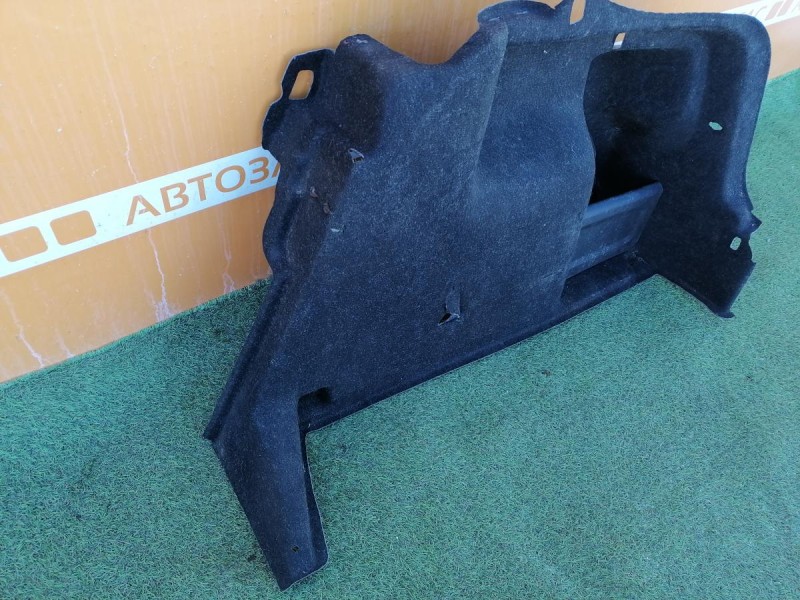 Rapid №3 обшивка багажника правая дев