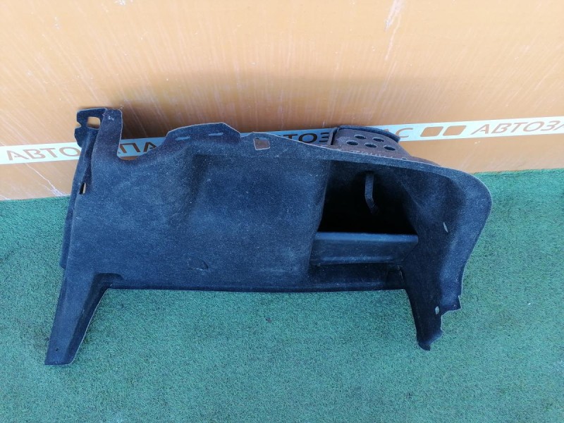 Rapid №3 обшивка багажника правая дев