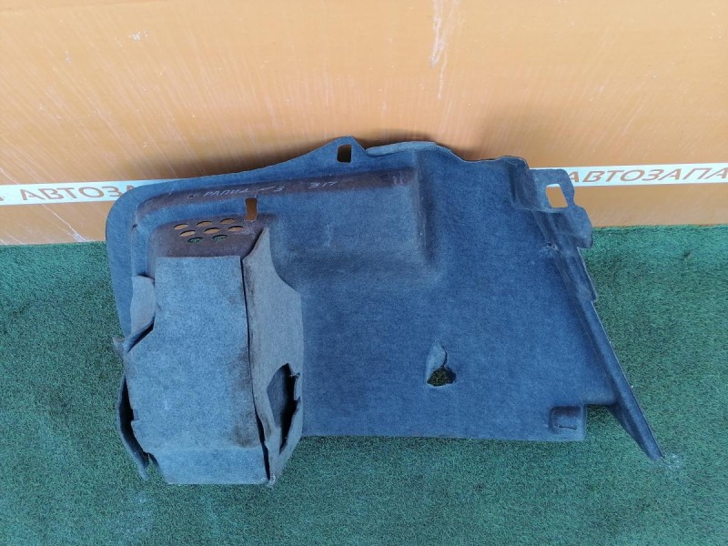 Rapid №3 обшивка багажника правая дев