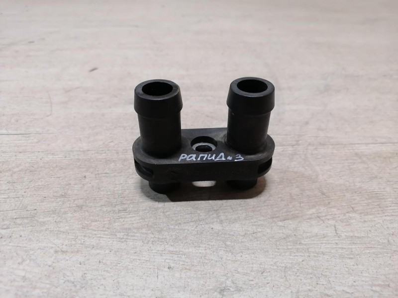 Rapid №3 фланец радиатора печки