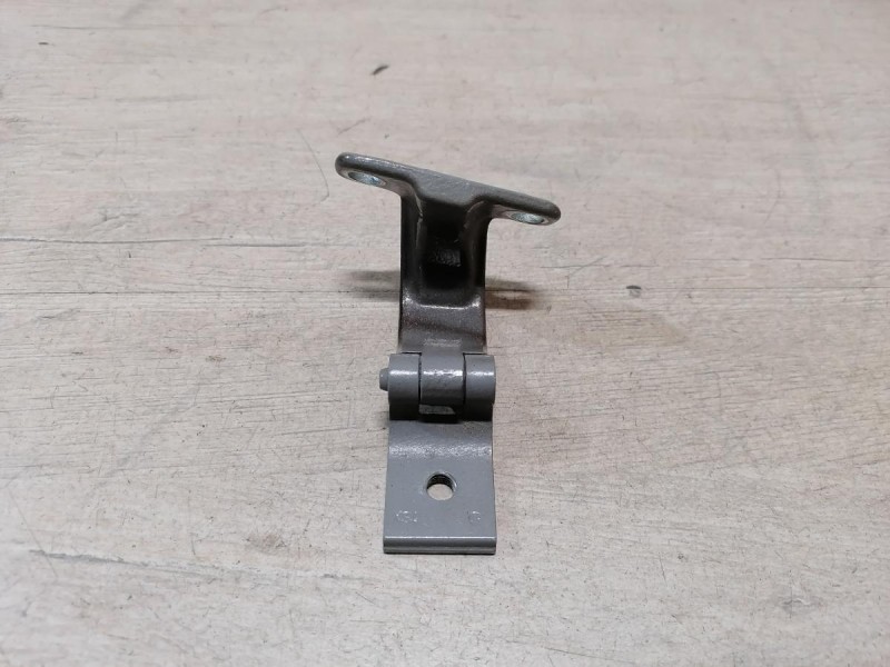 Rapid №3 петля багажника левая