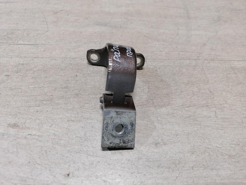 Rapid №3 петля багажника правая