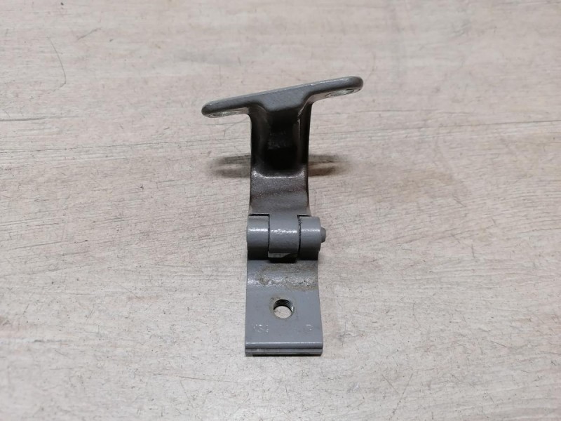 Rapid №3 петля багажника правая