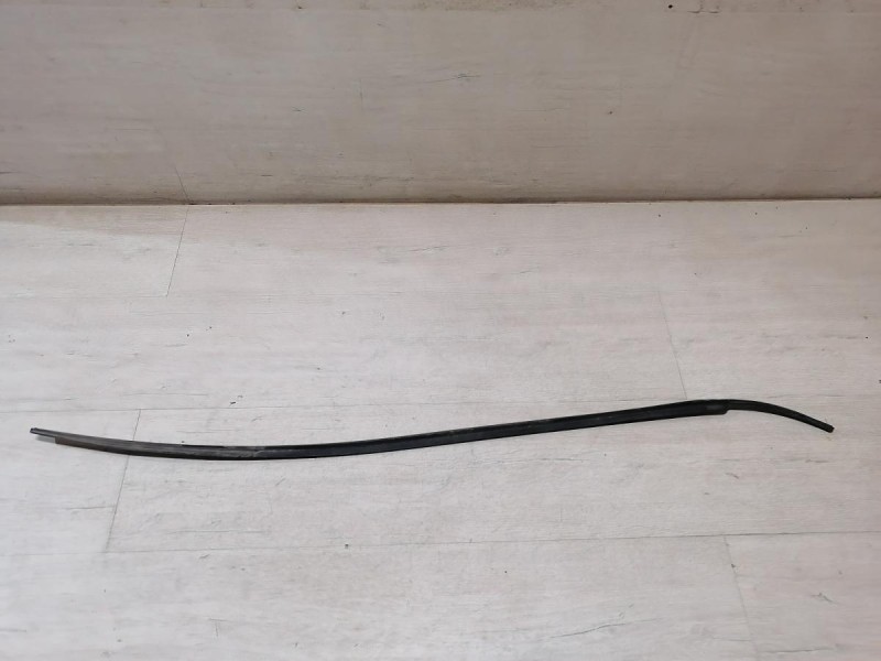 Rapid №3 молдинг лобового стекла правый деф