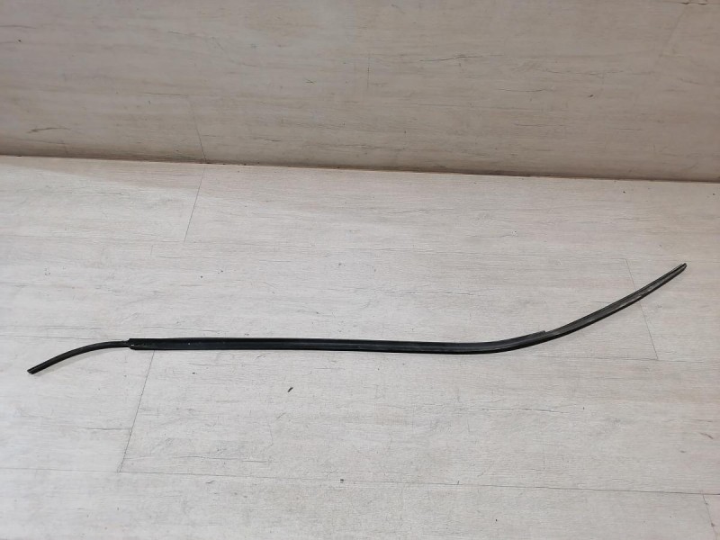 Rapid №3 молдинг лобового стекла левый