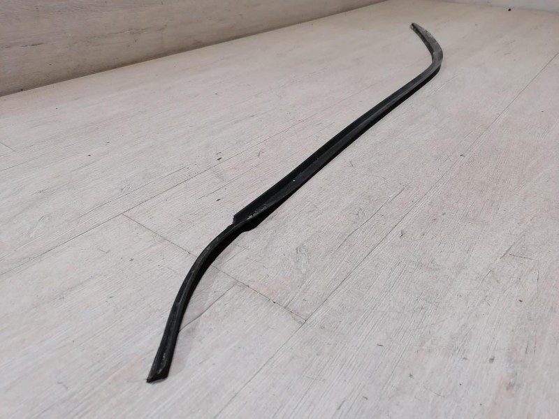 Rapid №3 молдинг лобового стекла левый