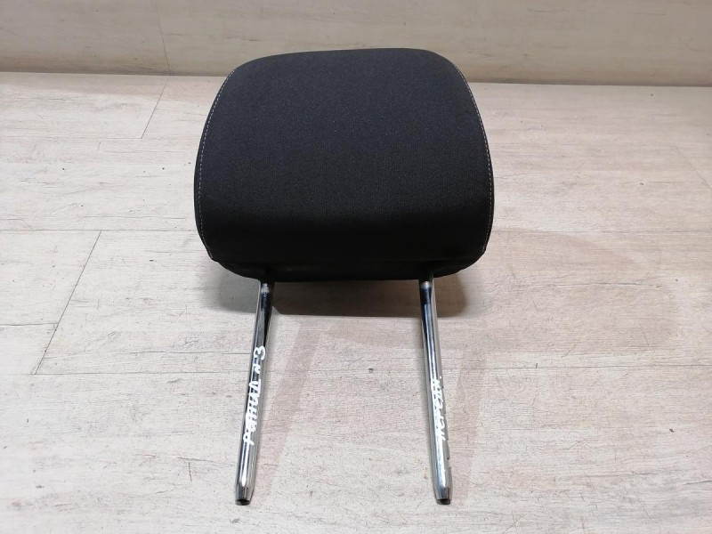 Rapid №3 подголовник передний