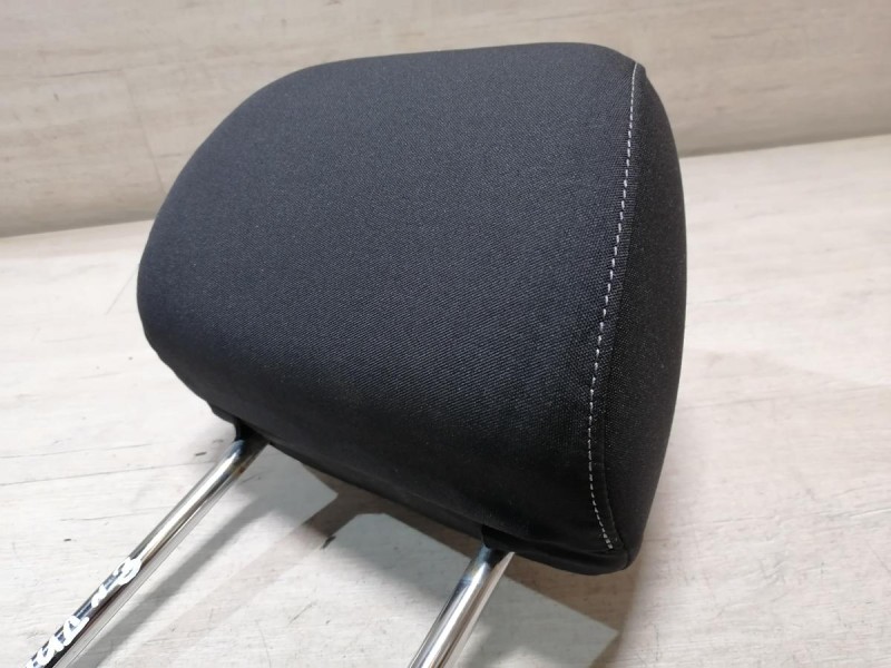 Rapid №3 подголовник передний