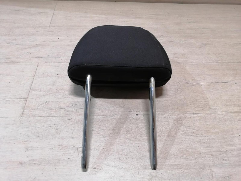 Rapid №3 подголовник передний