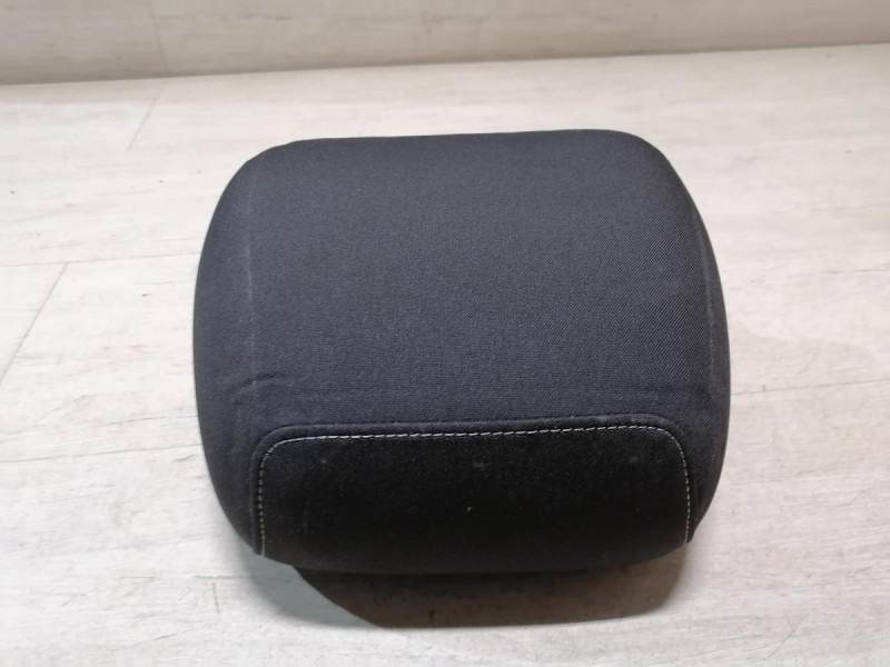 Rapid №3 подголовник передний