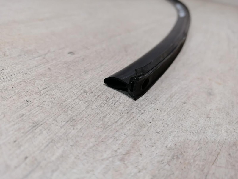 Rapid 2 уплотнитель двери нижний передний левый