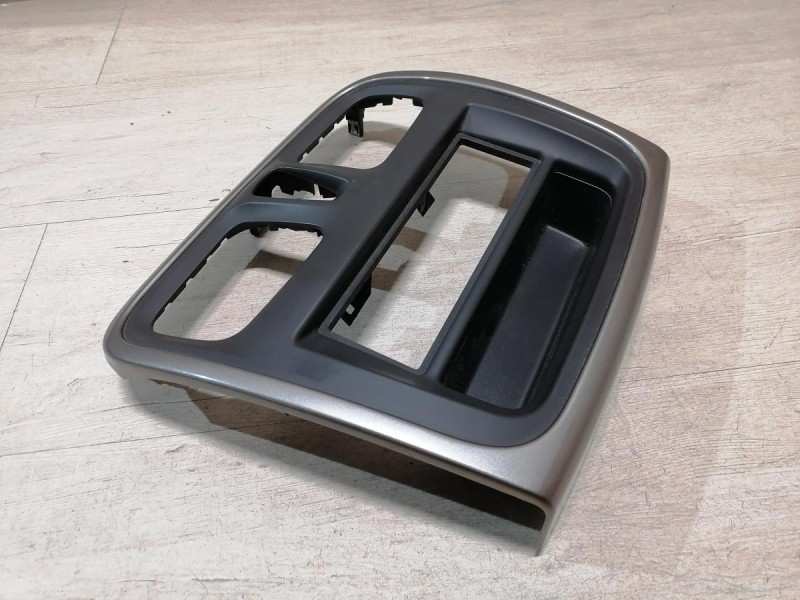 Logan №52 рамка под магнитолу 1 дин