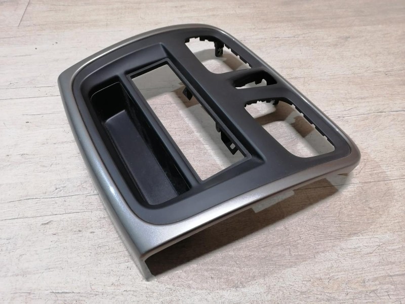 Logan №52 рамка под магнитолу 1 дин