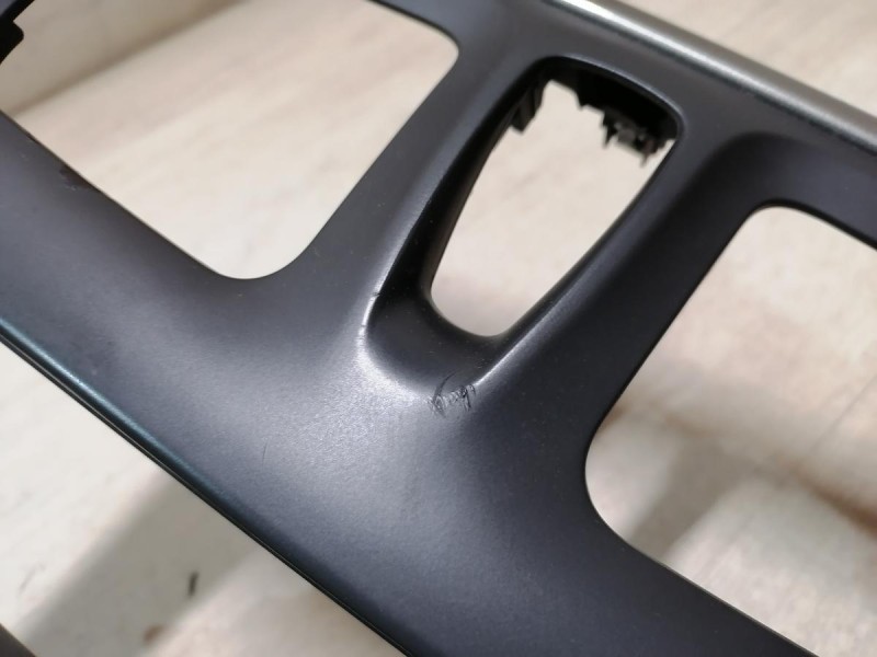 Logan №52 рамка под магнитолу 1 дин