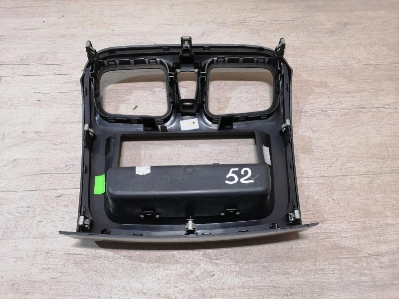 Logan №52 рамка под магнитолу 1 дин