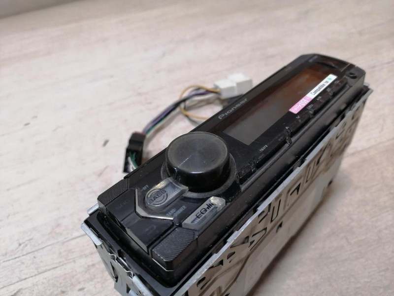 Logan №52 магнитола Пионер USB УСБ