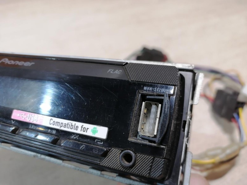 Logan №52 магнитола Пионер USB УСБ