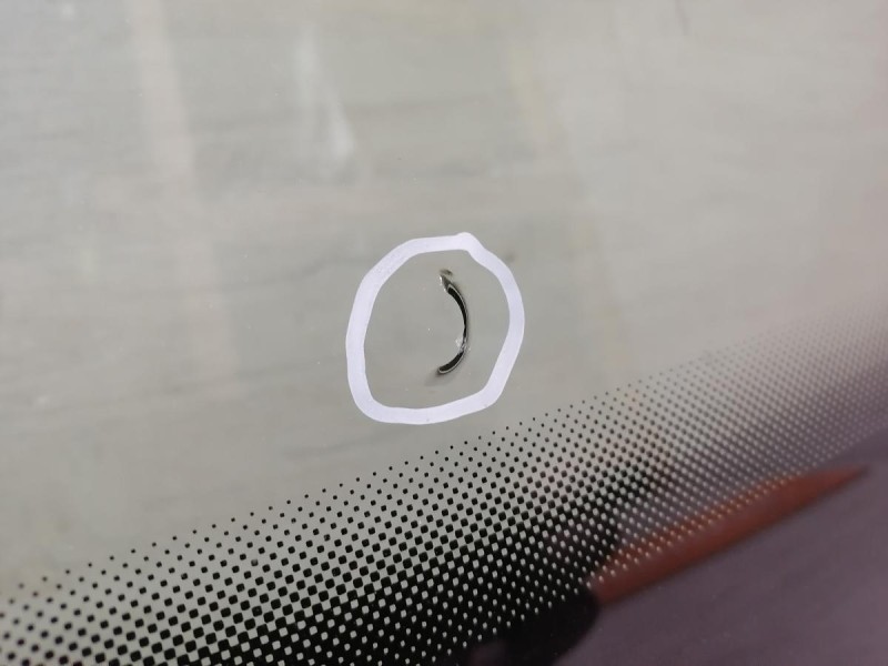 Logan №52 стекло лобовое 19 деф