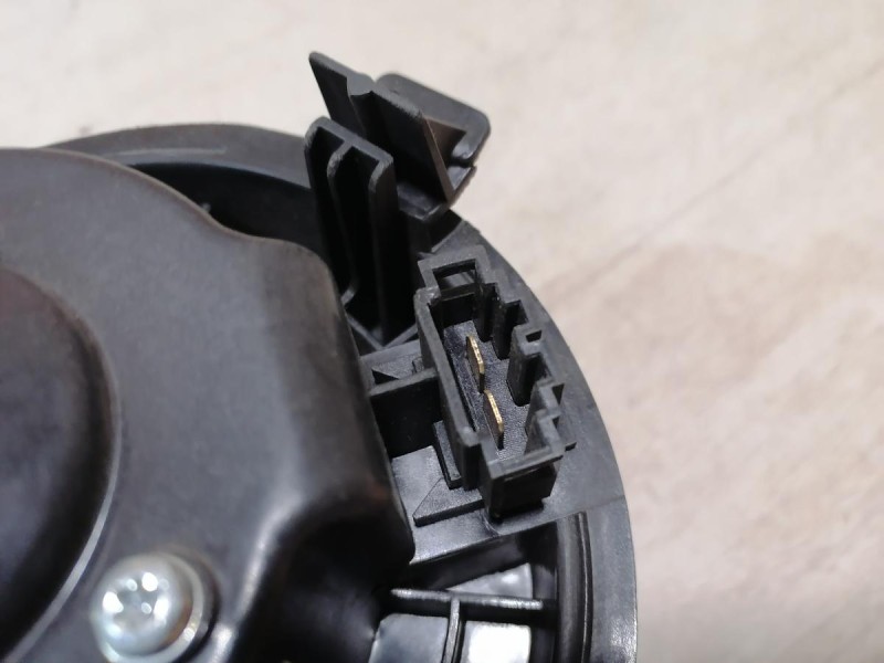 Logan №52 моторчик печки не оригинал деф