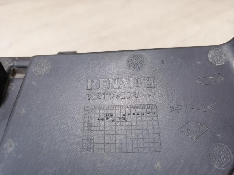 Logan 2 дефлектор радиатора правый рест 623127925