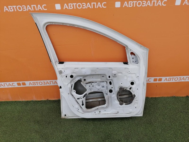 Logan №52 дверь передняя левая деф