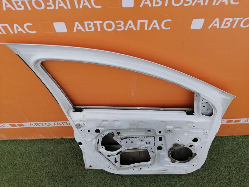 Logan №52 дверь передняя левая деф
