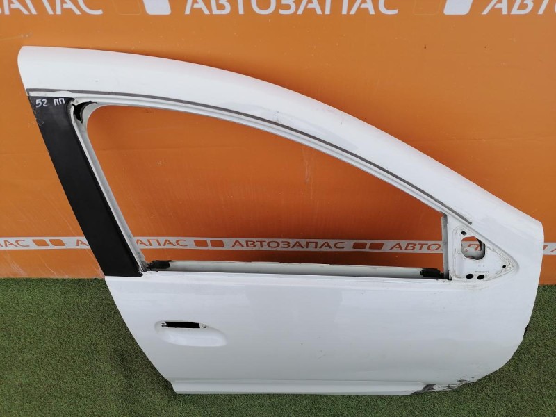 Logan №52 дверь передняя правая деф