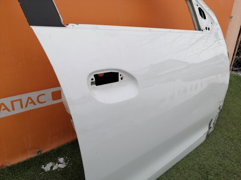 Logan №52 дверь передняя правая деф