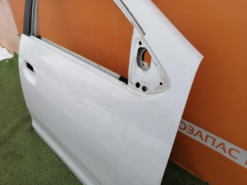Logan №52 дверь передняя правая деф