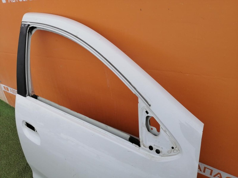 Logan №52 дверь передняя правая деф