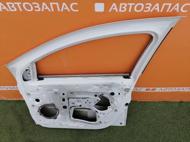 Logan №52 дверь передняя правая деф