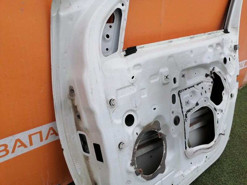 Logan №52 дверь передняя правая деф
