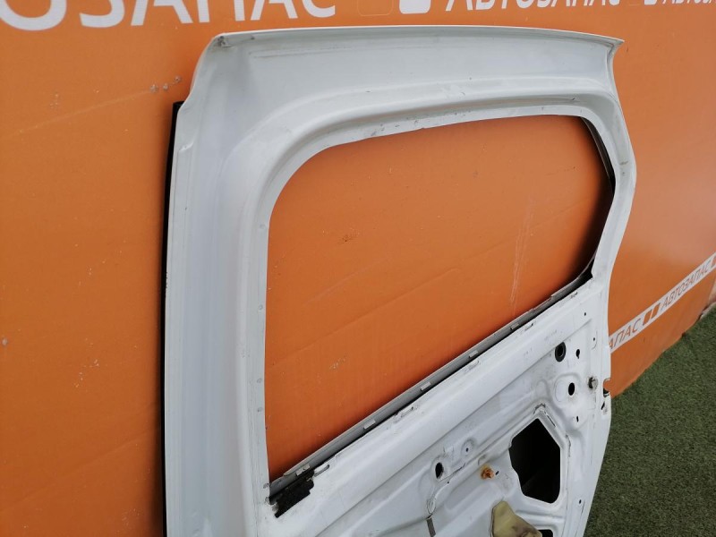 Logan №52 дверь задняя правая