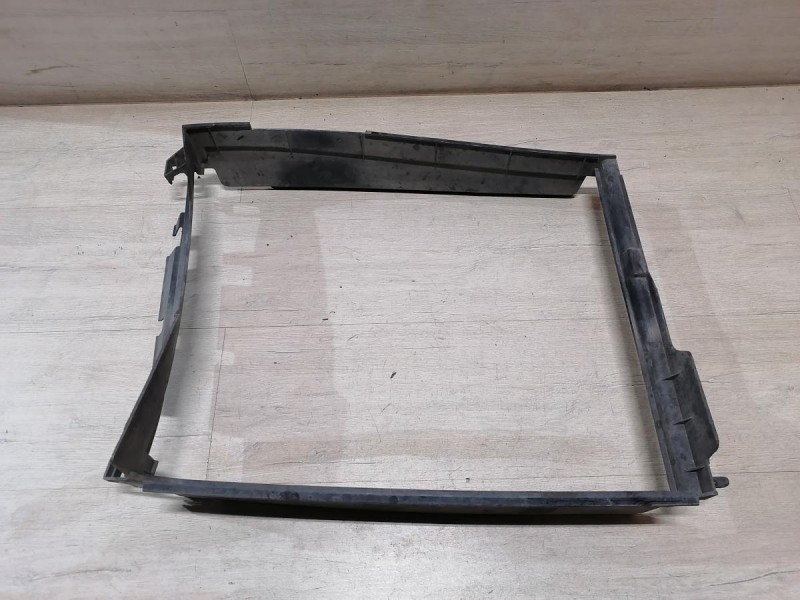 Logan №52 дефлектор радиатора деф