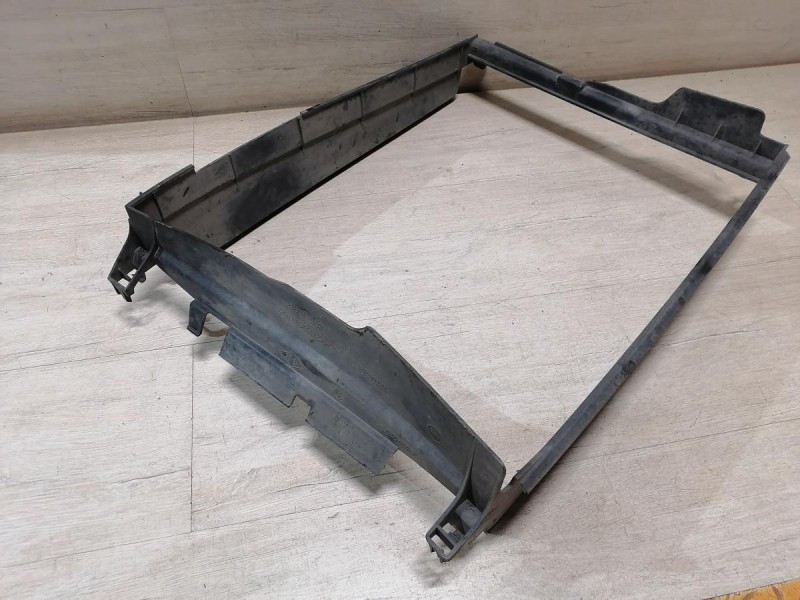 Logan №52 дефлектор радиатора деф