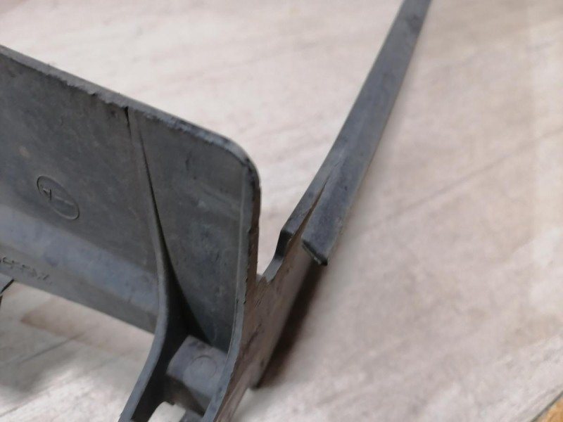 Logan №52 дефлектор радиатора деф